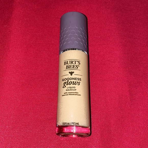 NEW Burts Bees Goodness Glows Liquid Makeup Foundation - Shade “Pecan: 1055” - Picture 6 of 8